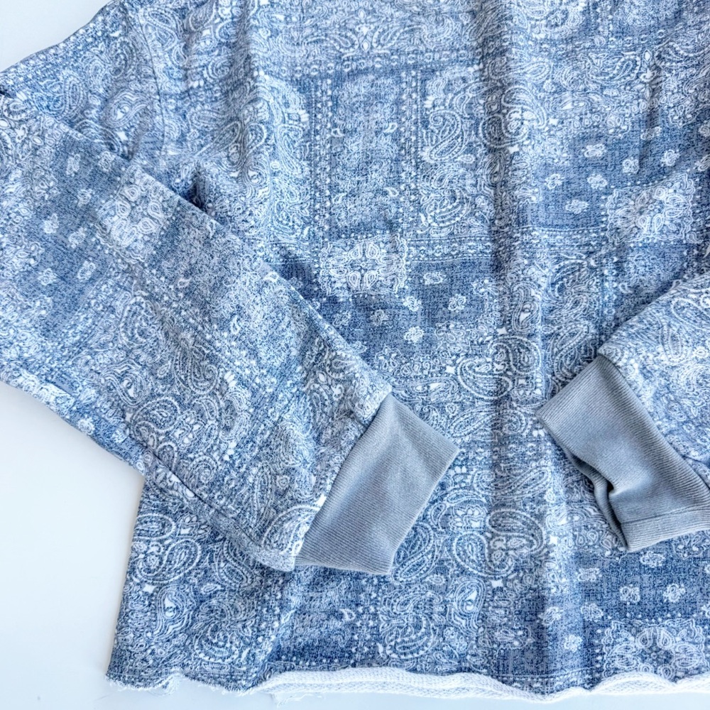T &B Patterned Sweatshirt - Picture 2 of 4